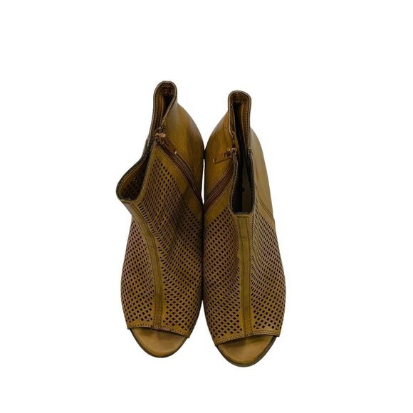 Soda Tan Anajay Peep-Toe Bootie - Size 7.5 - Picture 6 of 14